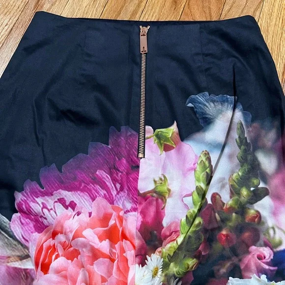 Ted Baker Karyce Floral Print Pencil Skirt - Picture 9 of 13